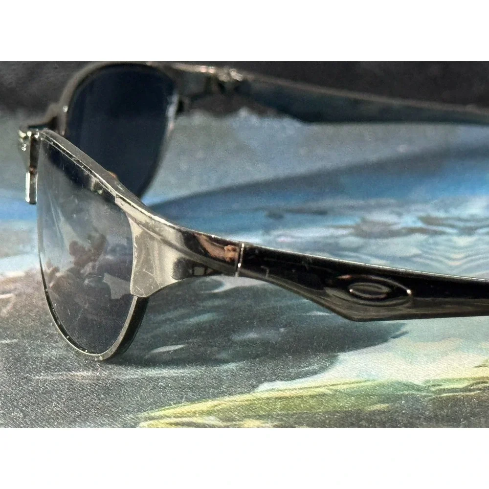 Vintage Oakley Wiretap 1.0 Men's Dark Blue Oval Lenses Sunglasses Frame Only
